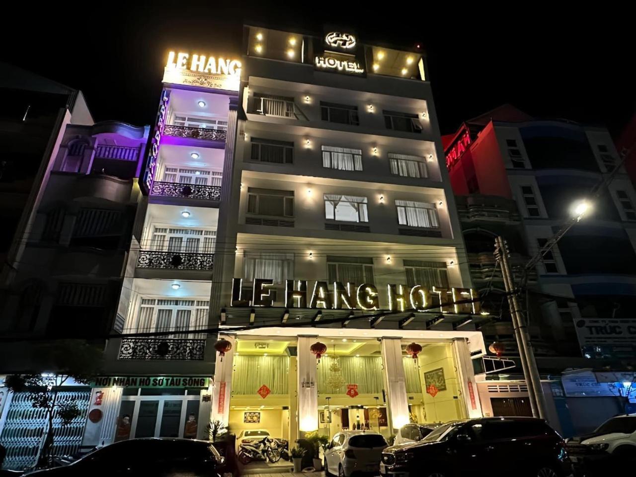 Khach San Le Hang Long Xuyên Exteriör bild